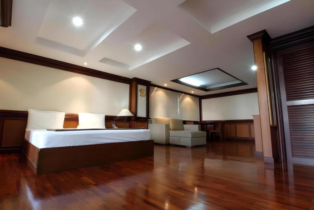 Alameda Suites Hotel Bangkok Exterior foto