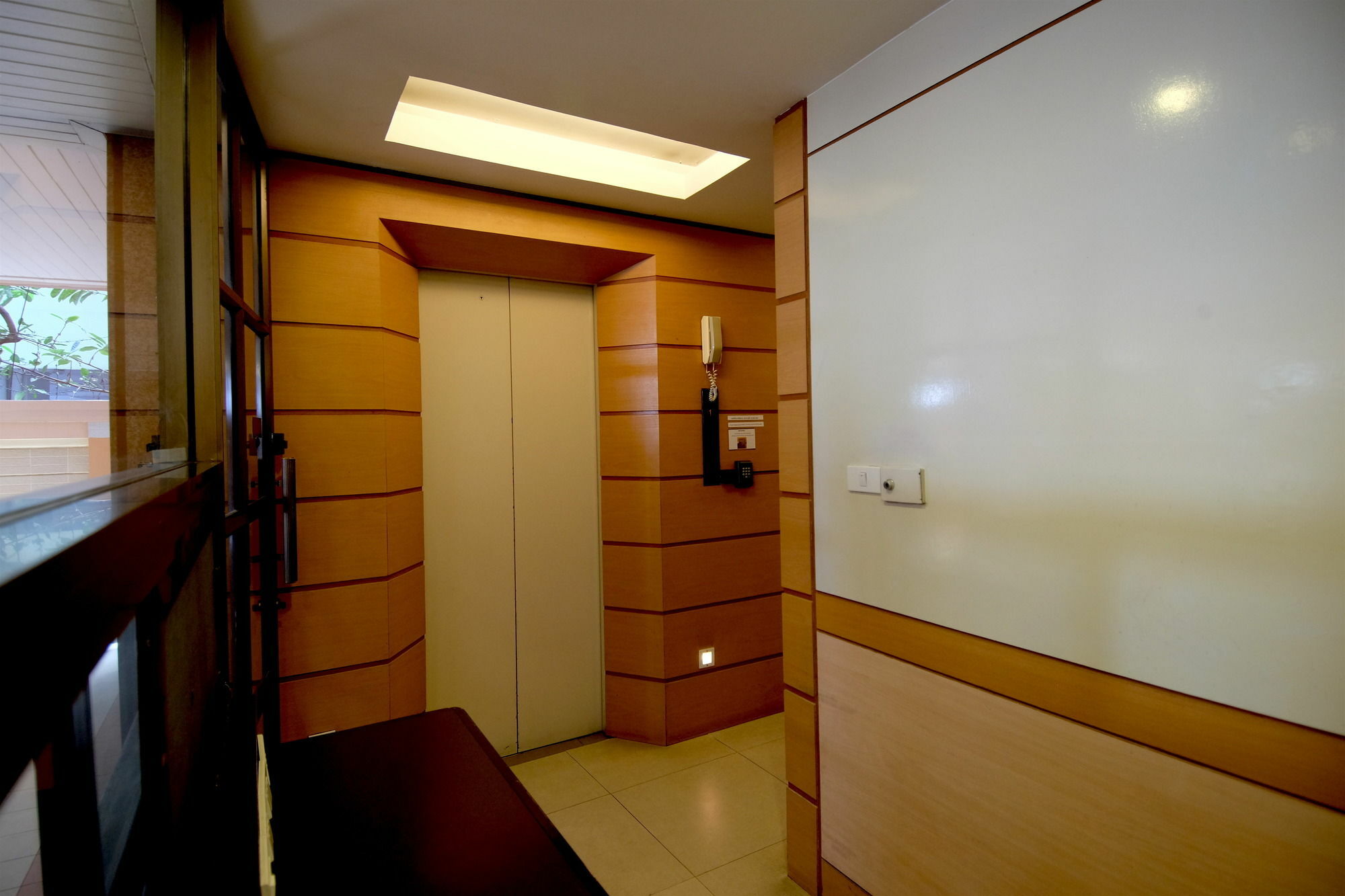 Alameda Suites Hotel Bangkok Exterior foto